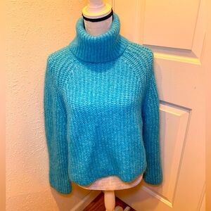 Zara Turtleneck Crop Sweater Beautiful Turquoise Size Medium So Soft And Cuddly